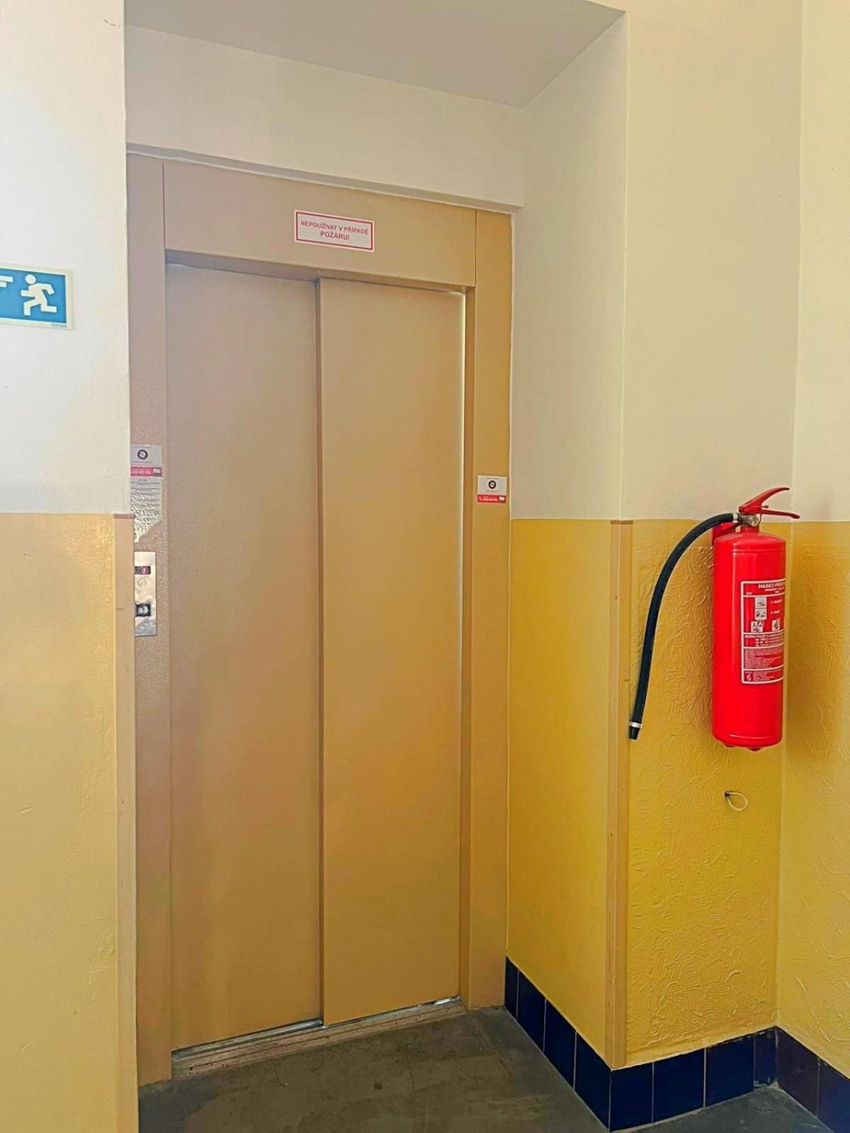 Mezonetovy Apartman V Centru Praha Exteriér fotografie